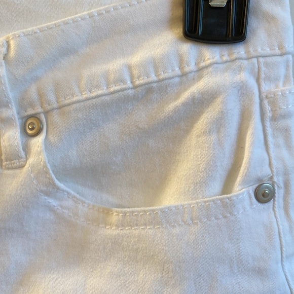 Crown and Ivy White jeans - Picture 4 of 8